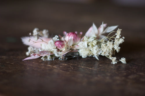 Dried flower hair clip