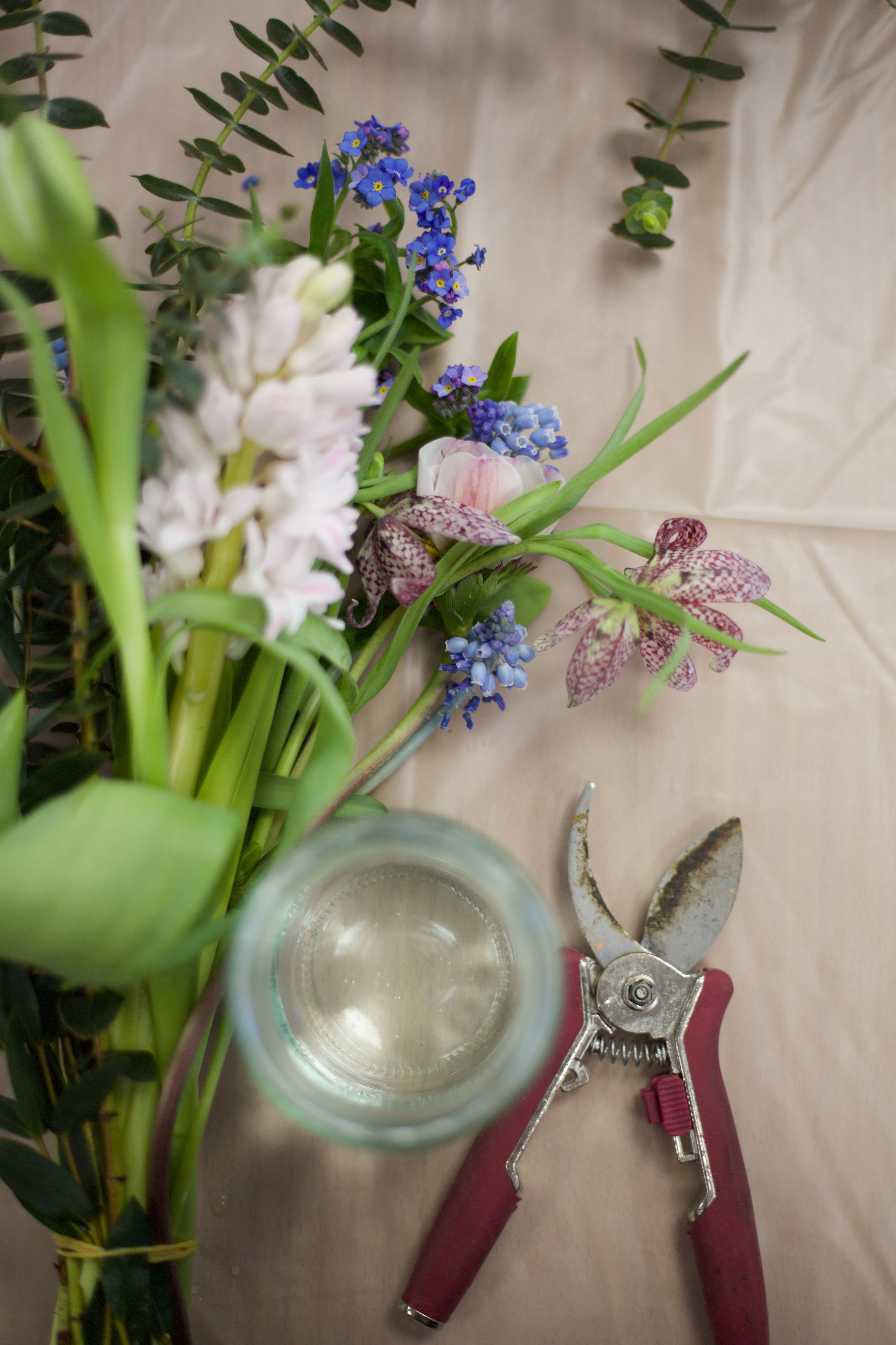 DIY flower arranger bucket